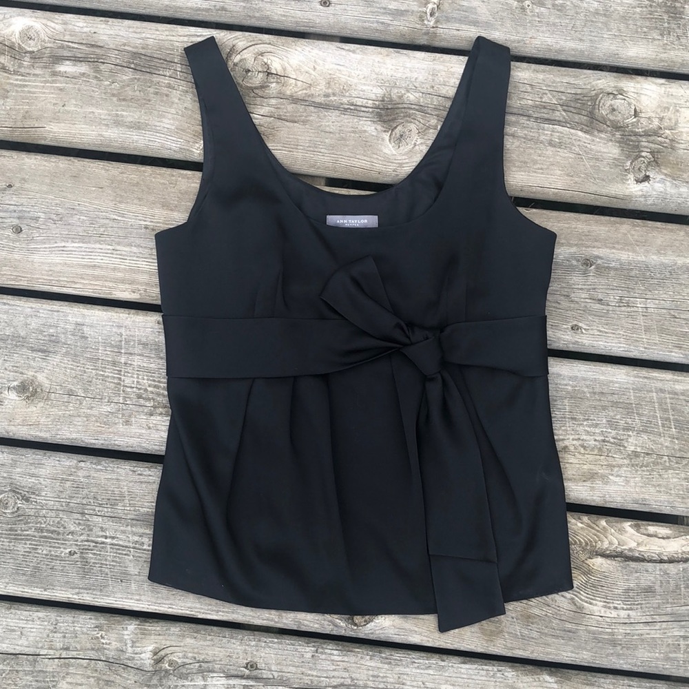 Ann Taylor Petite sleeveless top lined
